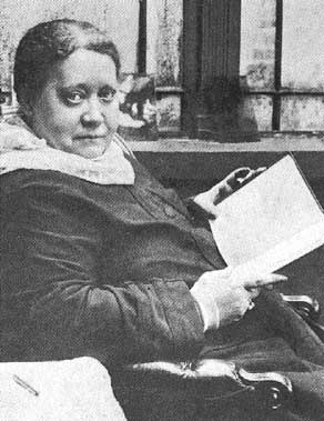 H. P. Blavatsky i arbejdsstolen i 1887, London